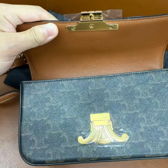 CELINE TRIOMPHE SHOULDER BAG - Picture 2 of 8